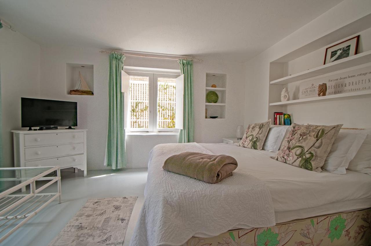 Appartement Charlotte House à Stilbaai Extérieur photo